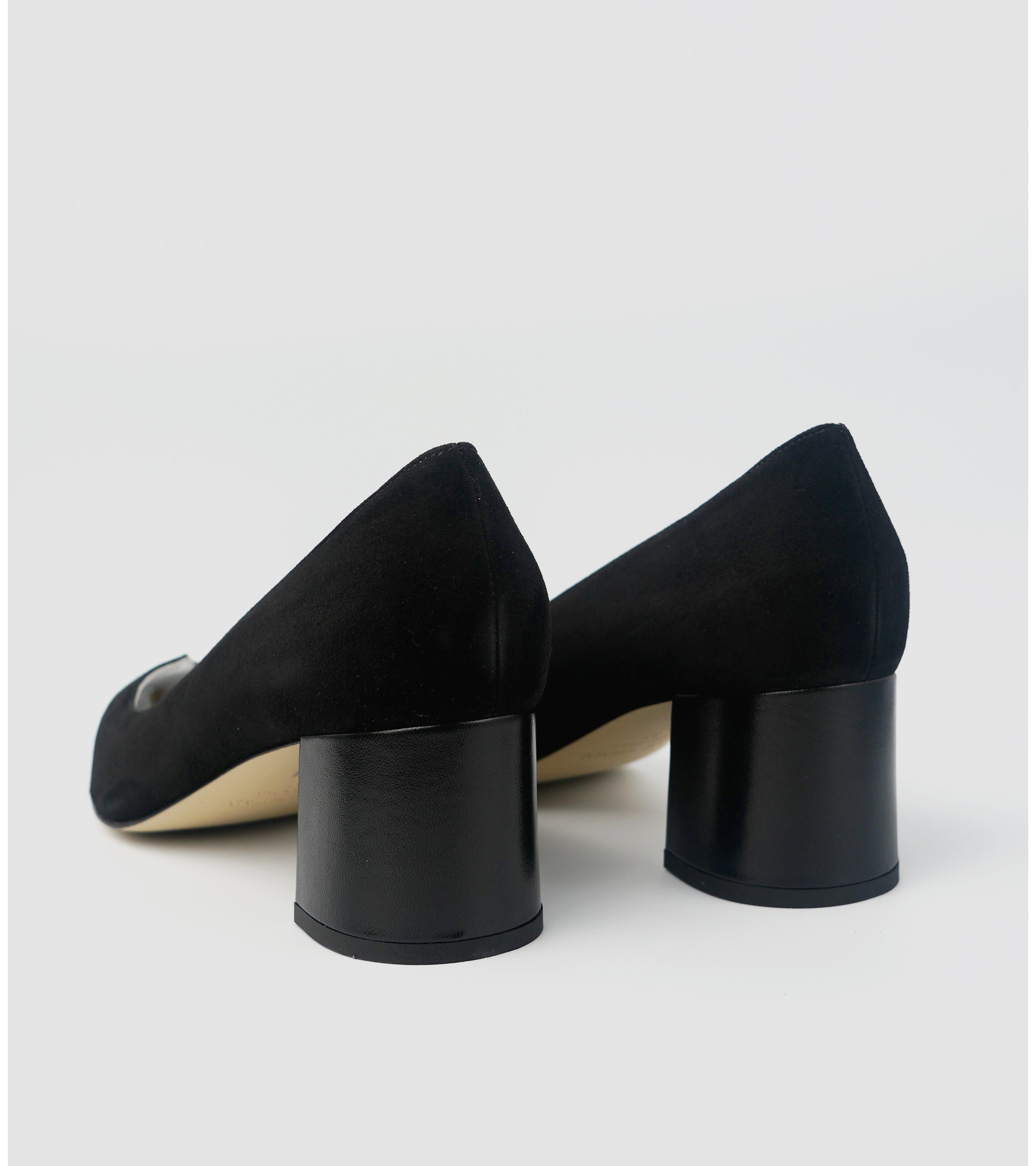 Black high-heeled shoes on a light gray background #color_milano black