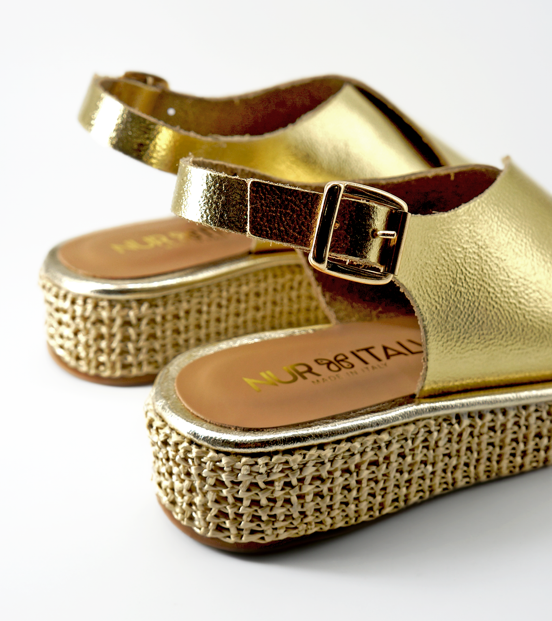 NUR ITALY Vittoria Metallic Flatform Sandal, color, GOLD
