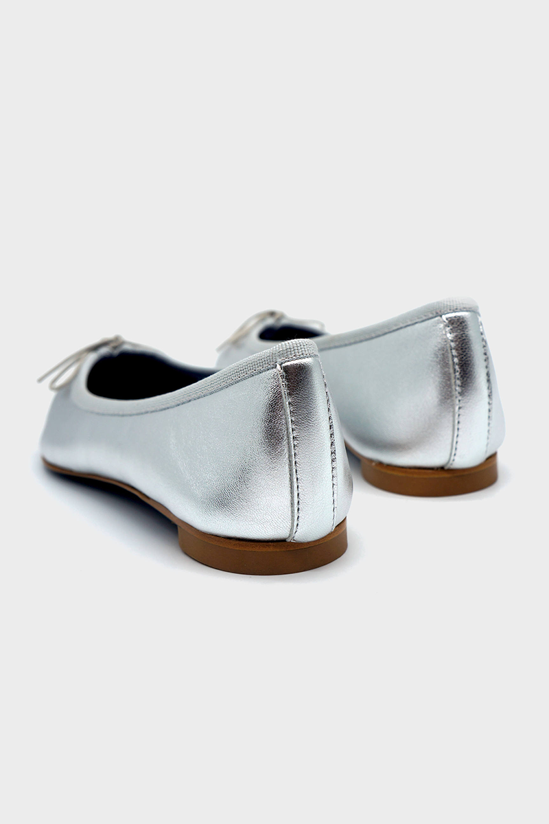 Back detail of Isabella Metallic Pointed-toe ballerina flat, color, Silver #color_napoli silver