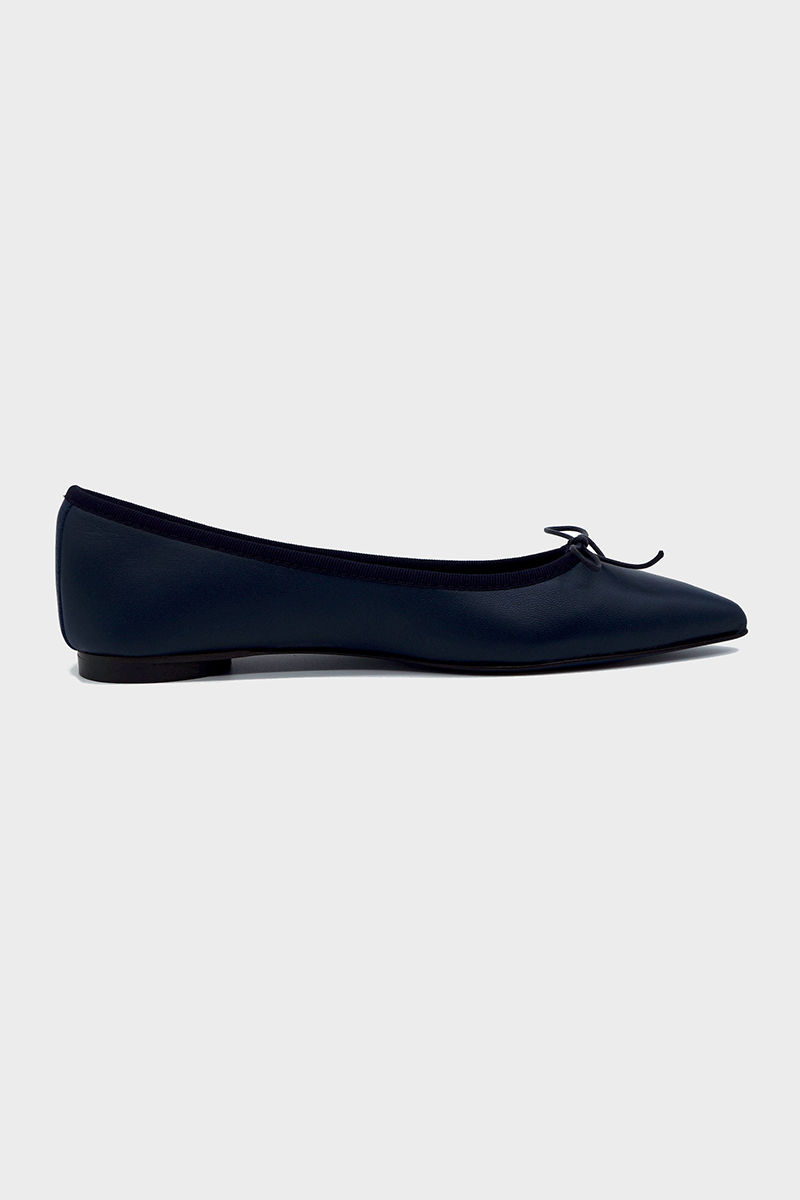 NUR ITALY Isabella Nappa Pointed-Toe Flat, color, NAVY  #color_perugia navy