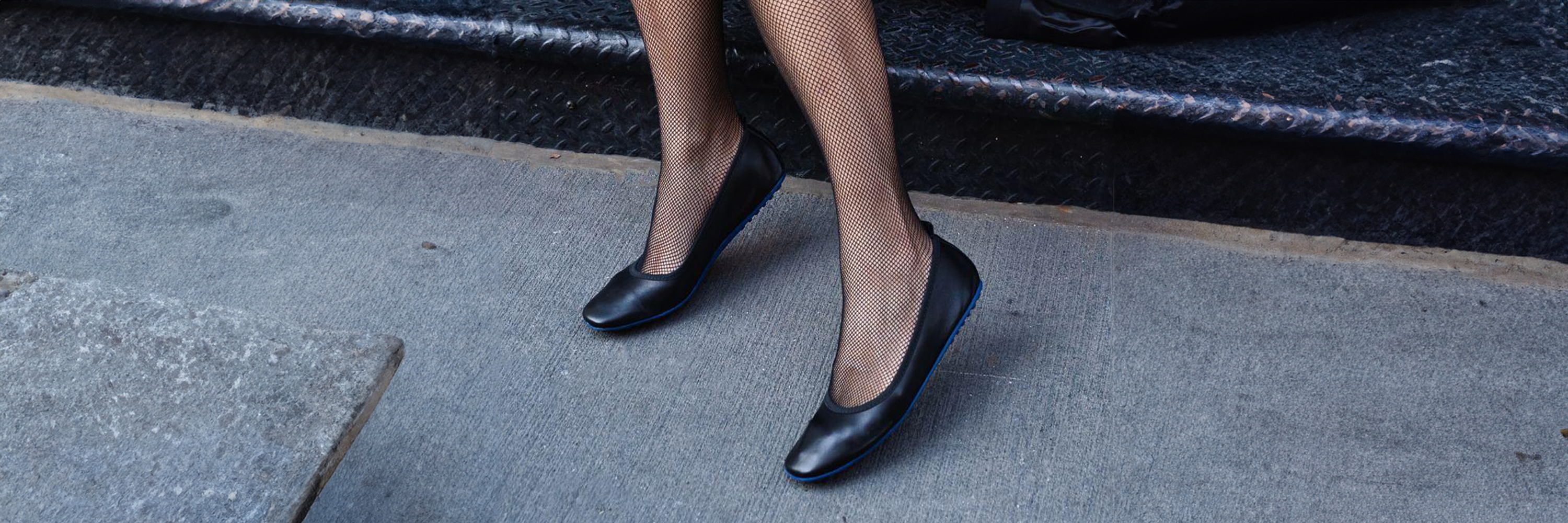 The Rise of Foldable Flats: A Fashion Revolution for the Modern Woman