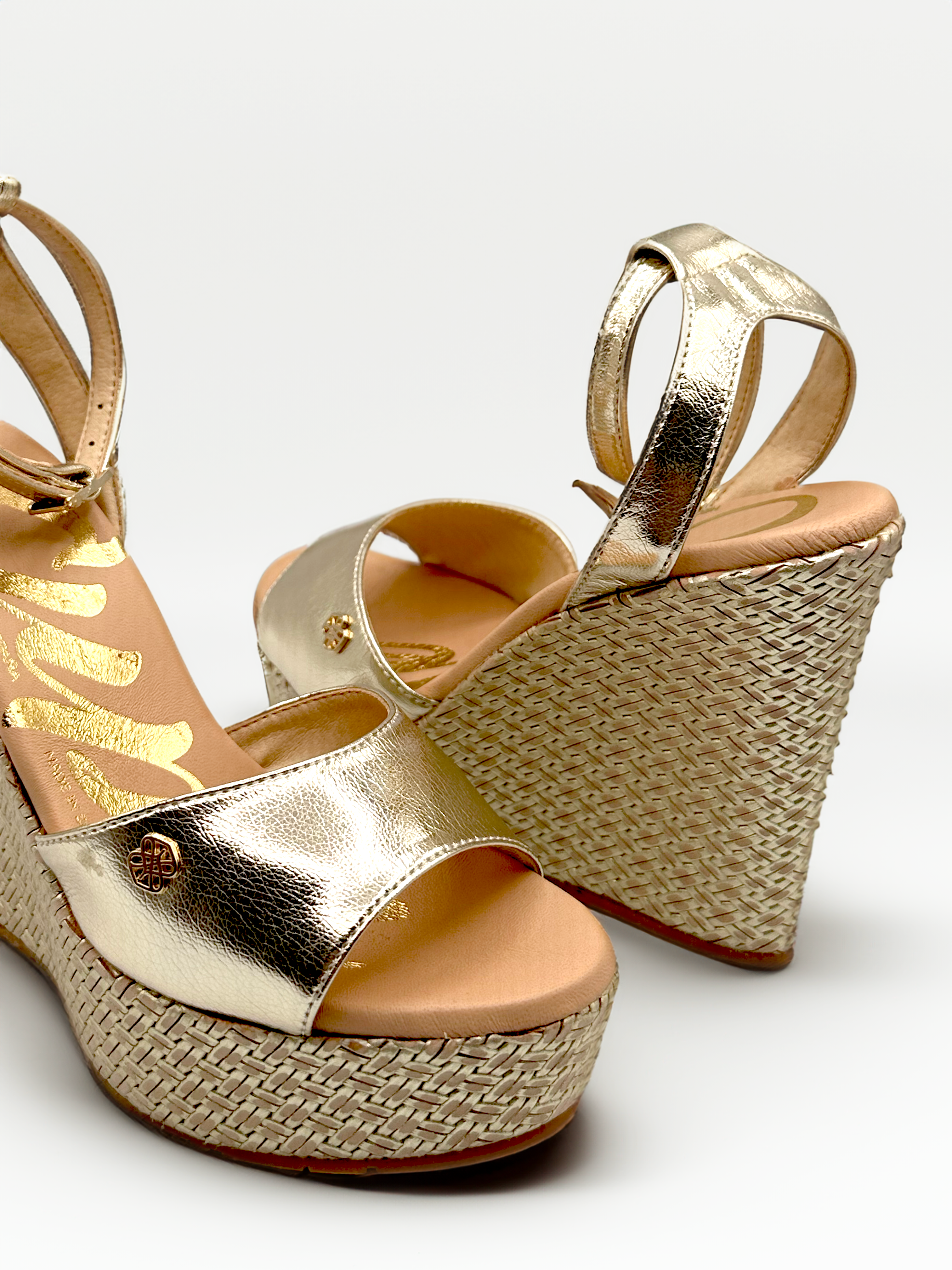 NUR ITALY Cuple Ankle Strap Leather Wedge Sandal, main color, GOLD