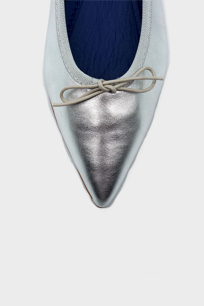 Pointed-toe detail of Isabella Metallic Ballerina Flat, color, Silver #color_napoli silver