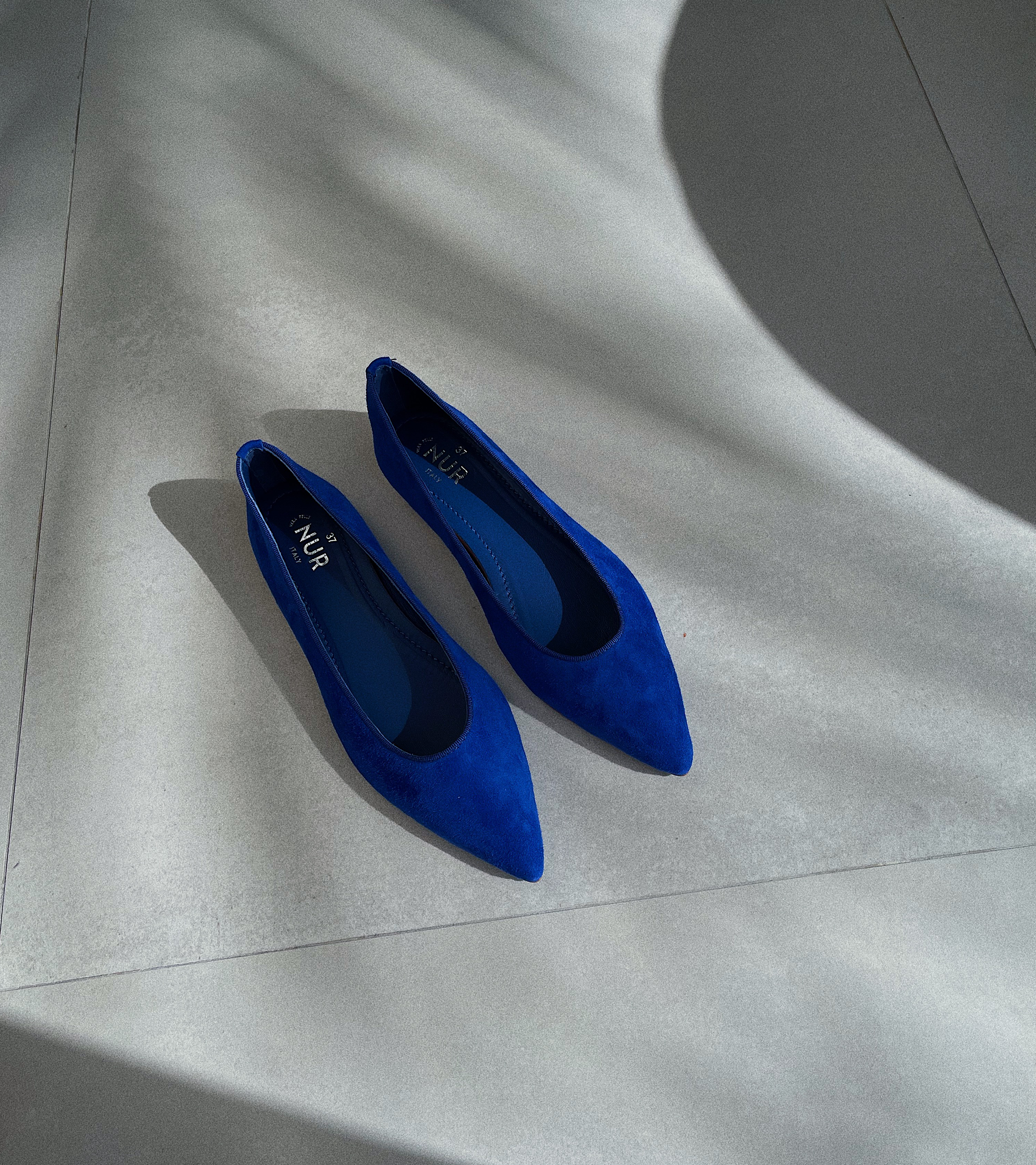 NUR ITALY Margherita Suede Pointed-Toe Flat, color, ROYAL BLUE #color_nur blue